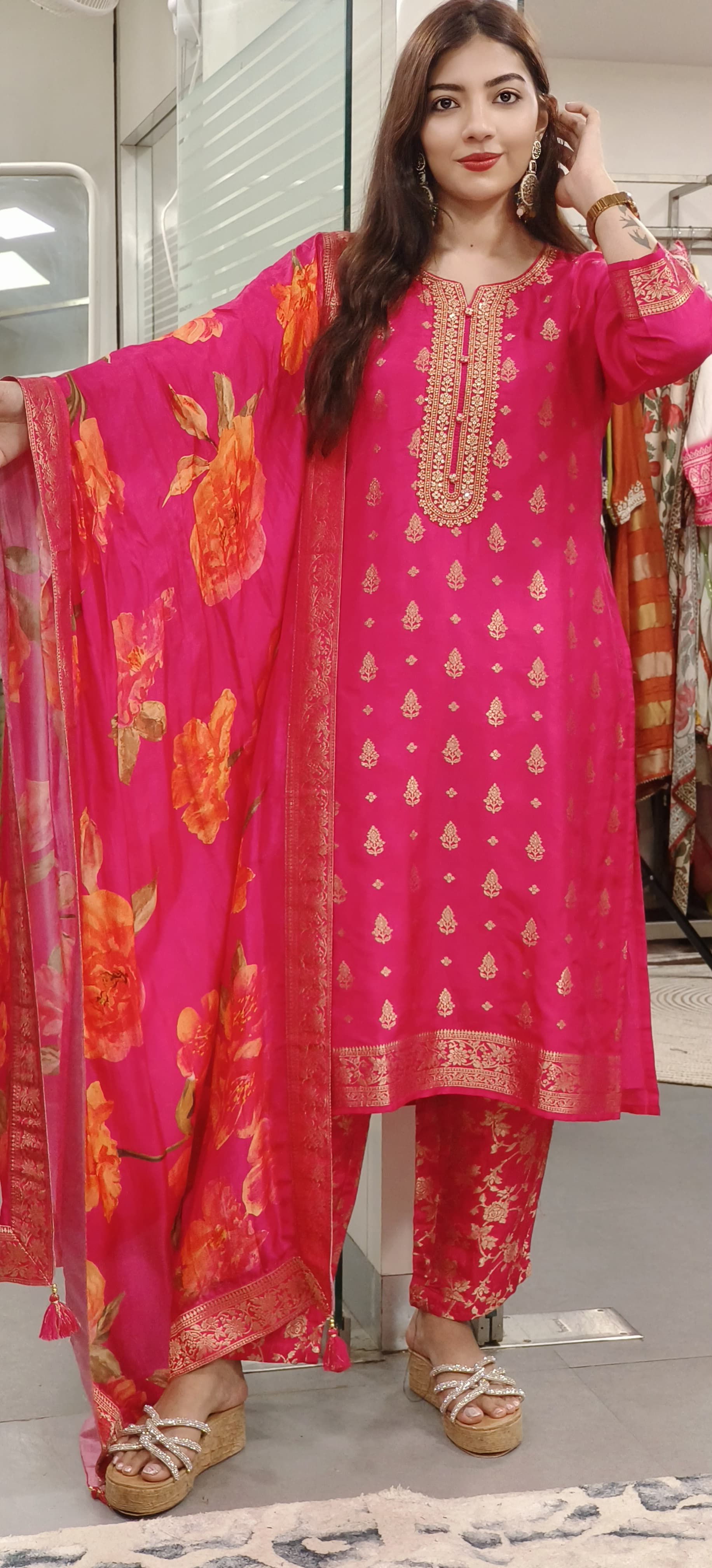 Banarasi Baag – Elegant Suit Set with Brocade Bottom & Silk Floral Dupatta-09122