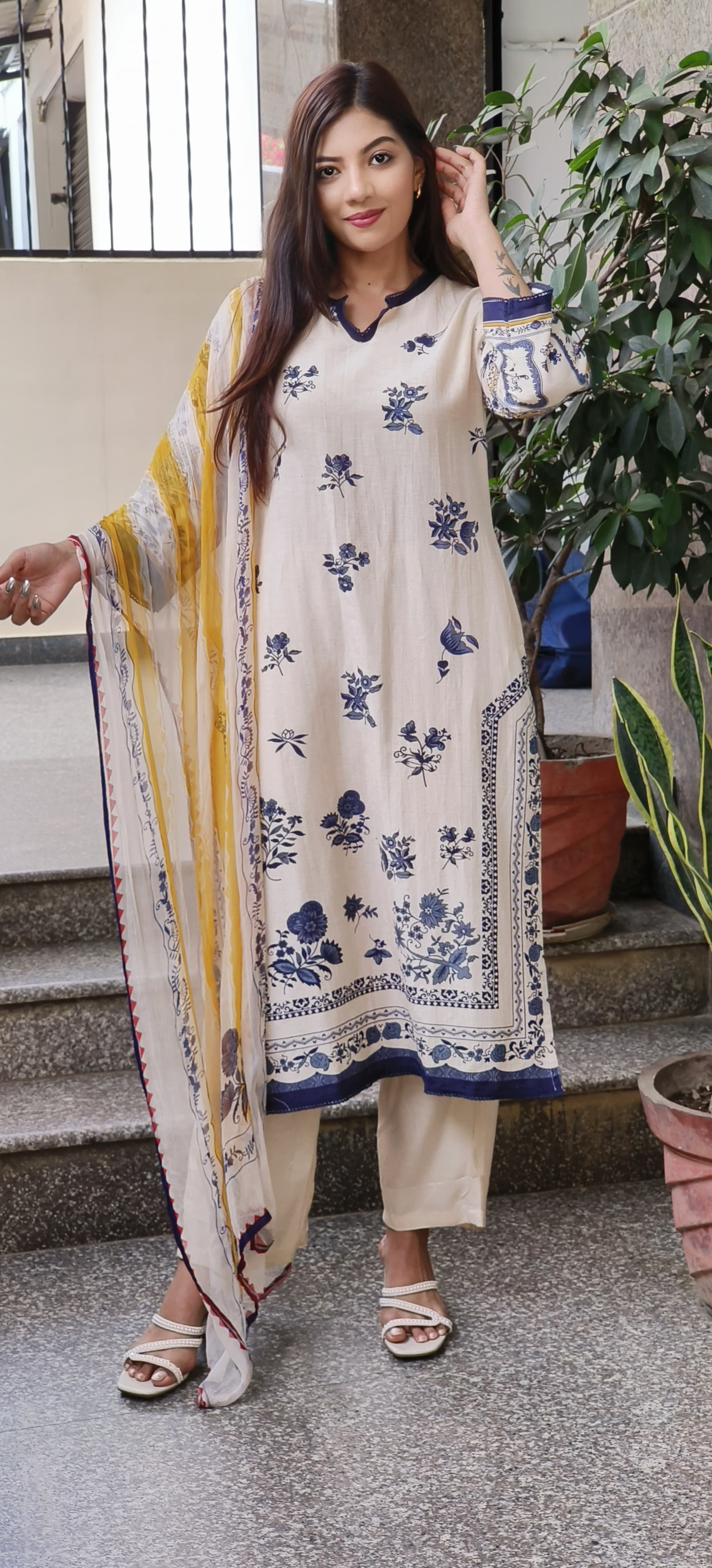 Black Floral linen Suit Set with organza Dupatta- 9450