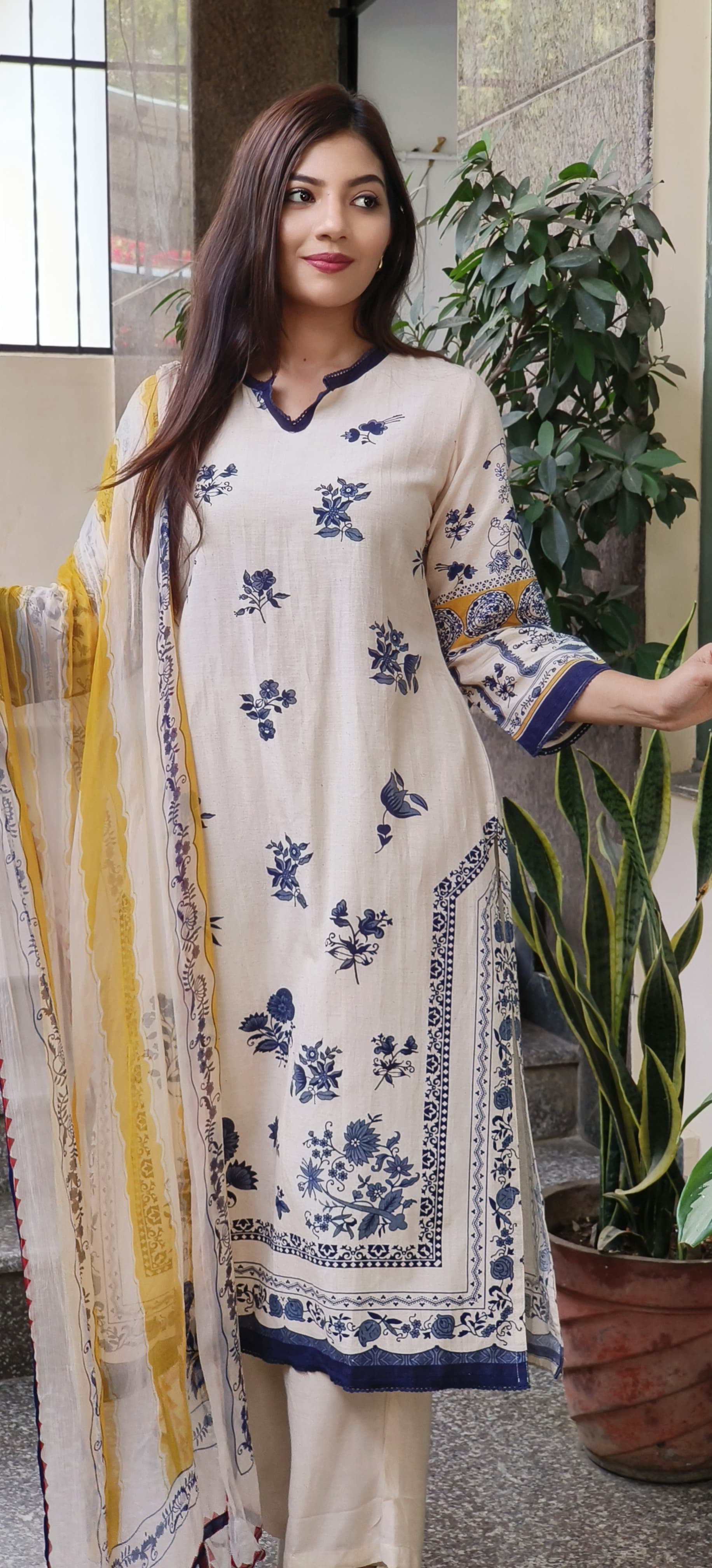 Black Floral linen Suit Set with organza Dupatta- 9450
