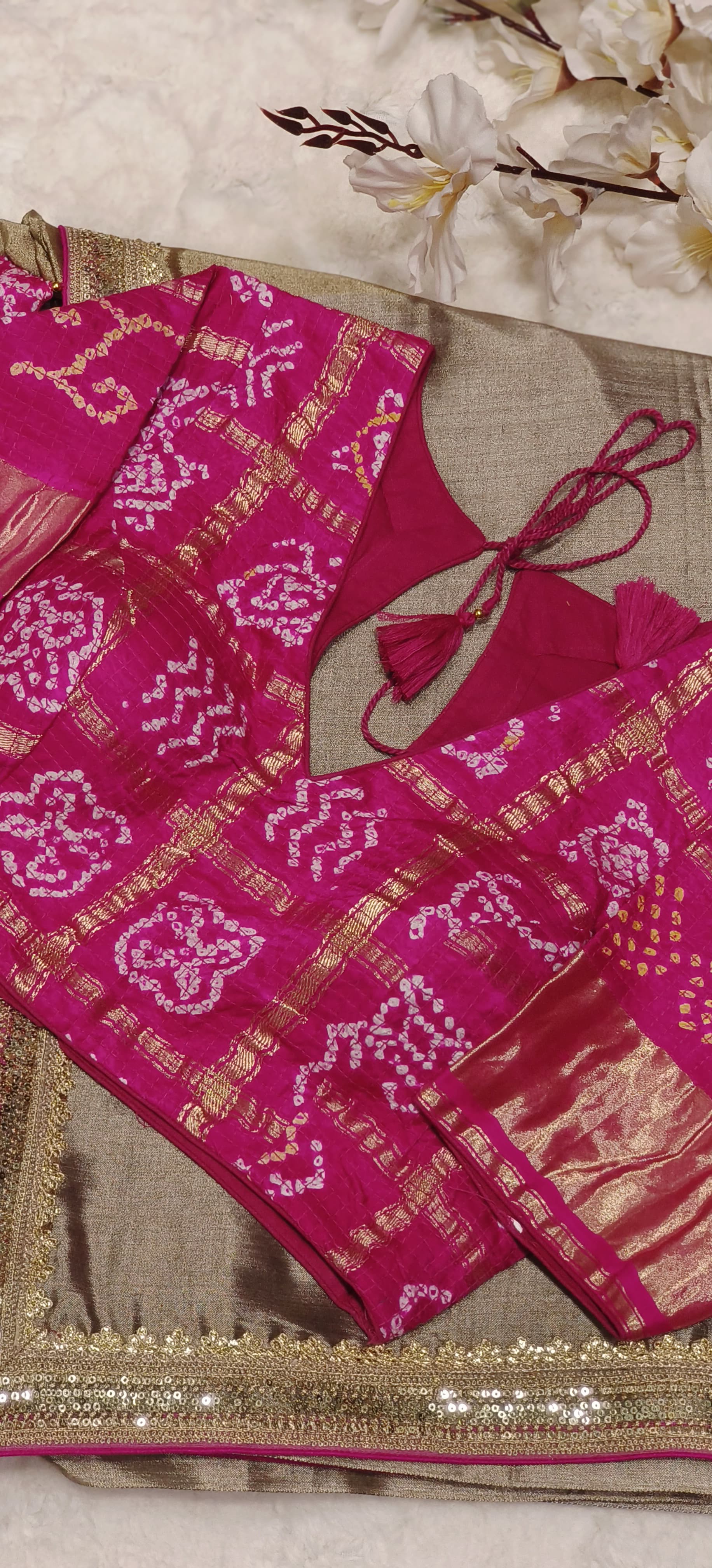 Designer Tissue Silk Plain Gold Dual Tone Silk Saree with Vibrant Bandhani Padded Stiched Blouse