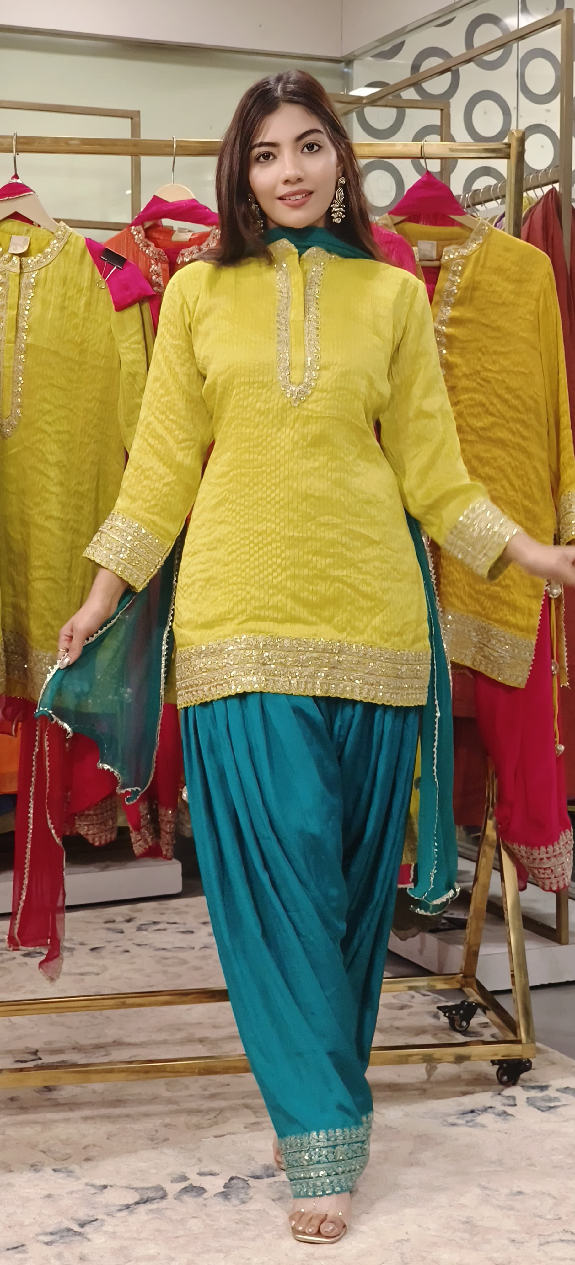 Zari Embroidered Silk Short Kurta With Farsi Salwar And Chiffon Dupatta- 09662