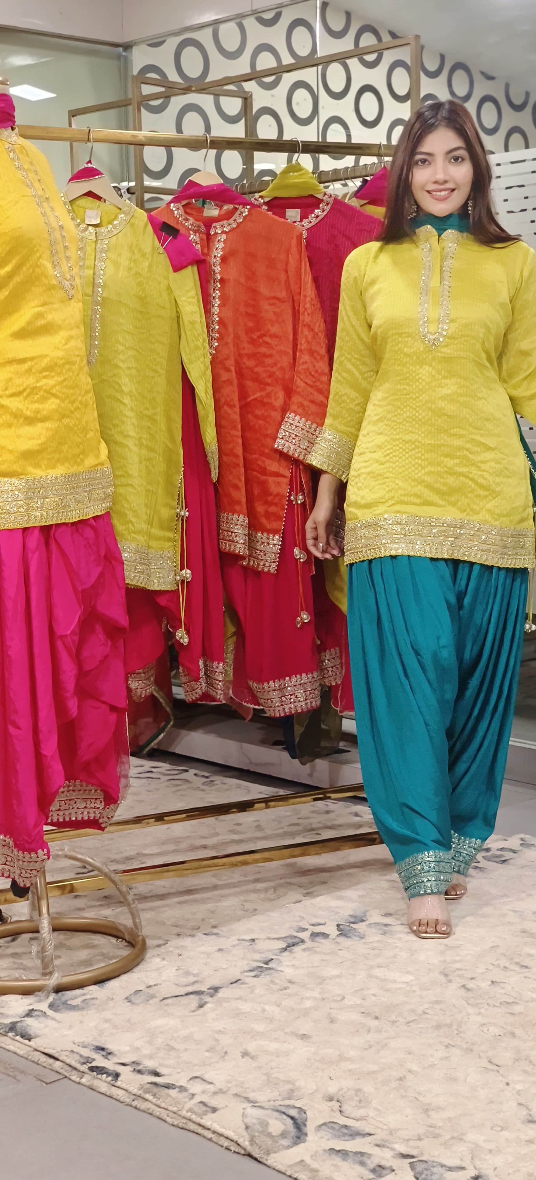 Zari Embroidered Silk Short Kurta With Farsi Salwar And Chiffon Dupatta- 09662