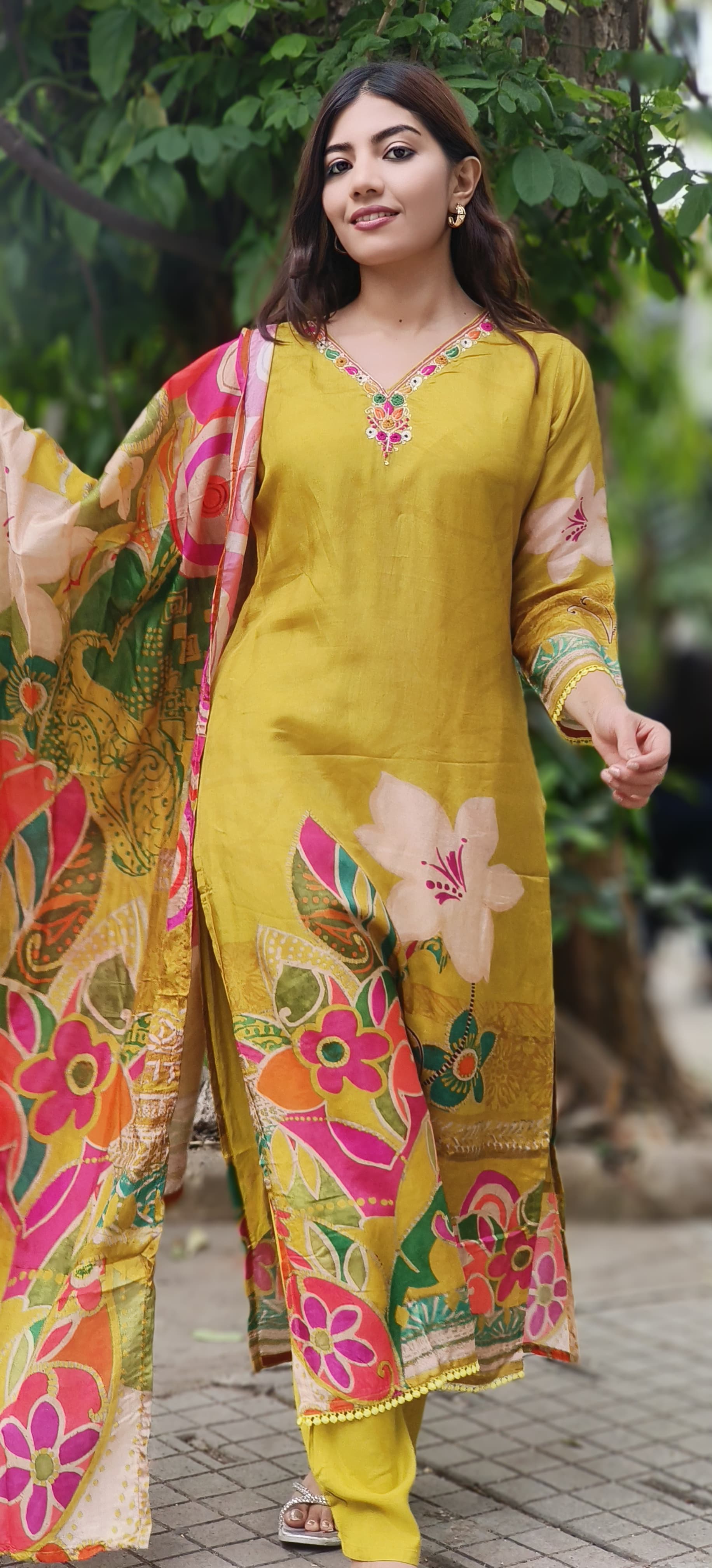 Digital Floral Print Kurta Pant With Dupatta In Dola Silk Fabric