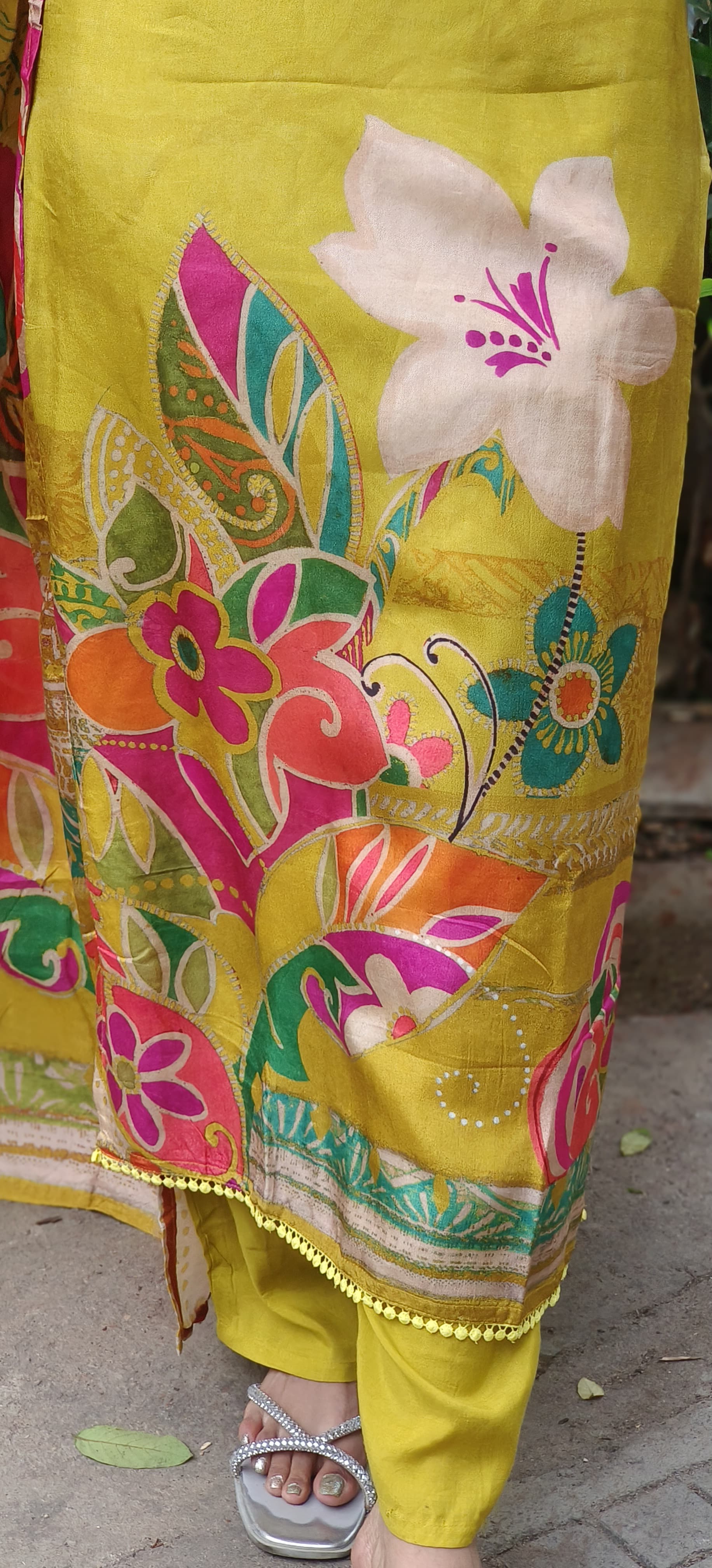 Digital Floral Print Kurta Pant With Dupatta In Dola Silk Fabric