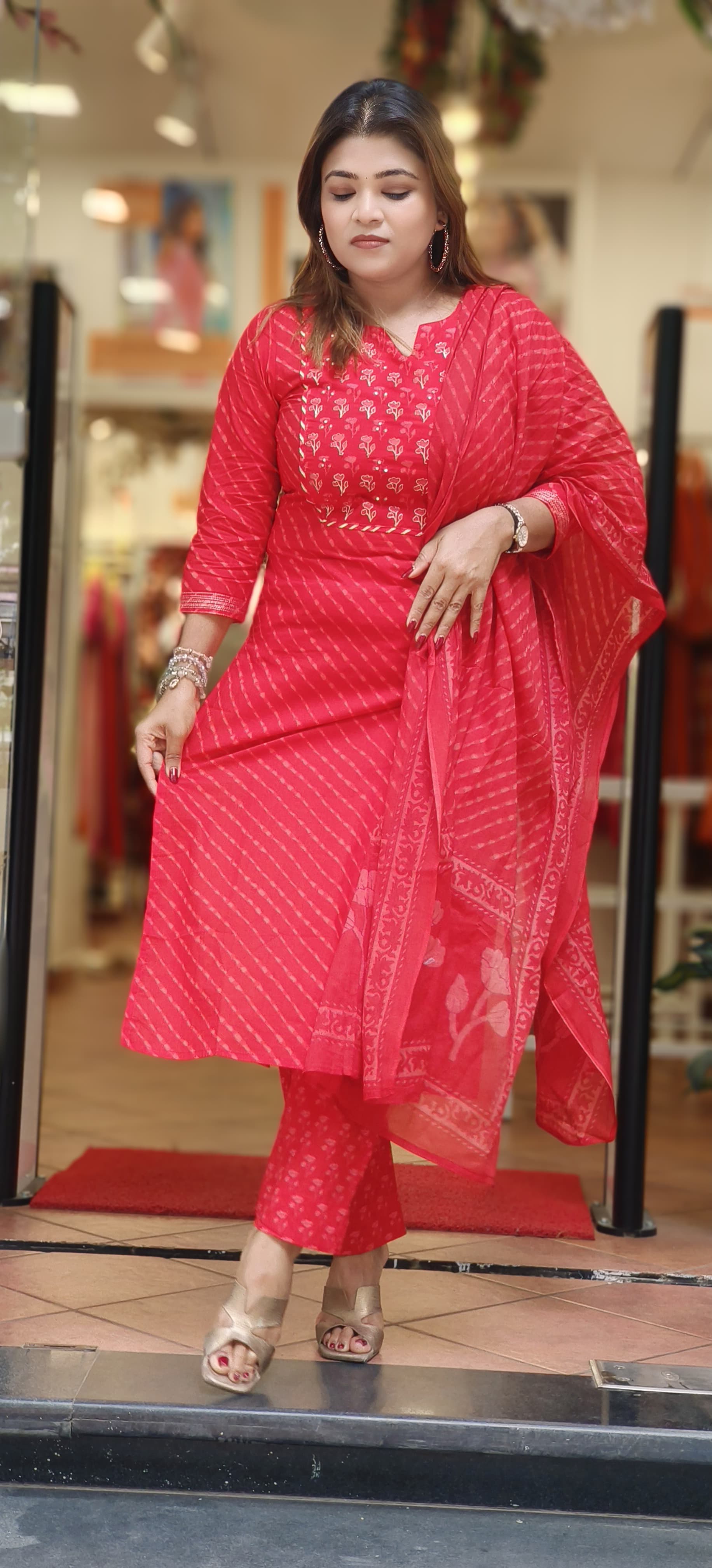 Floral Printed Full Suit Set With Dupatta In Cotton Fabric-10303