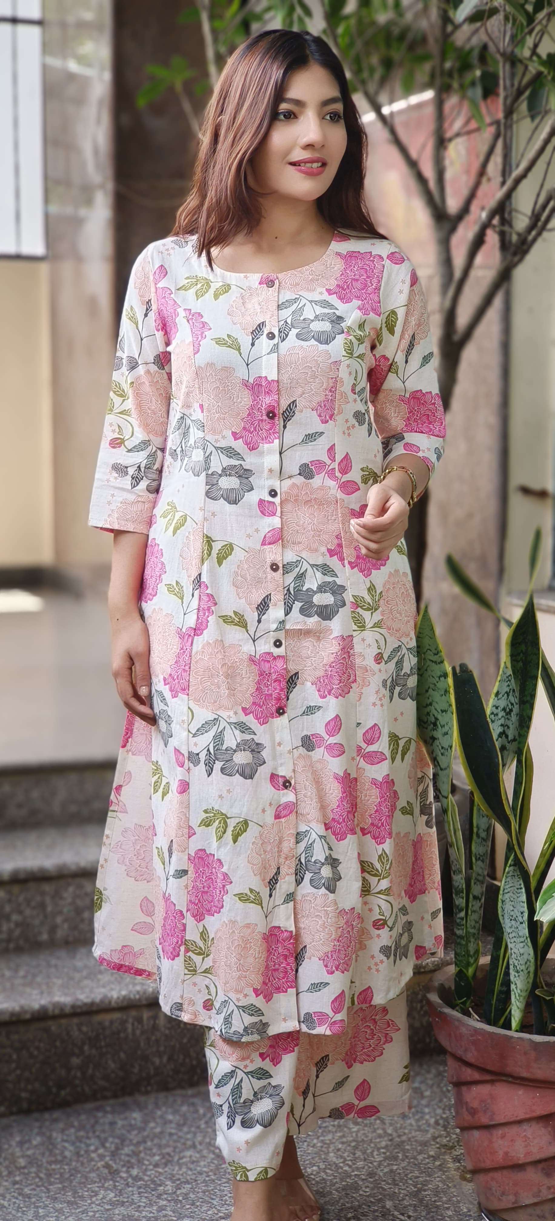 Floral Elegance Printed Kurta Pant In Cotton Fabric