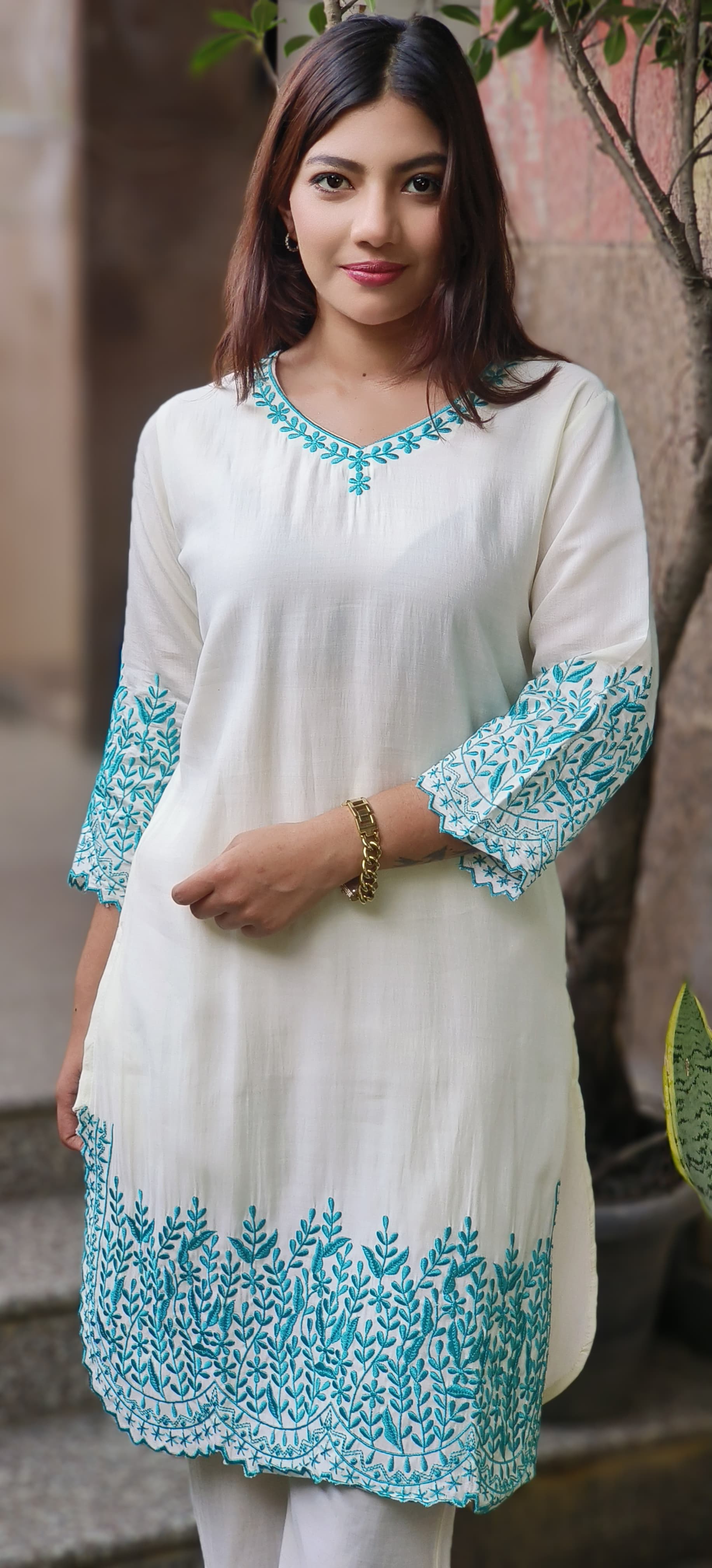 Thread Embroidered Decent Look Kurta Pant Set In Modal Muslin Fabric