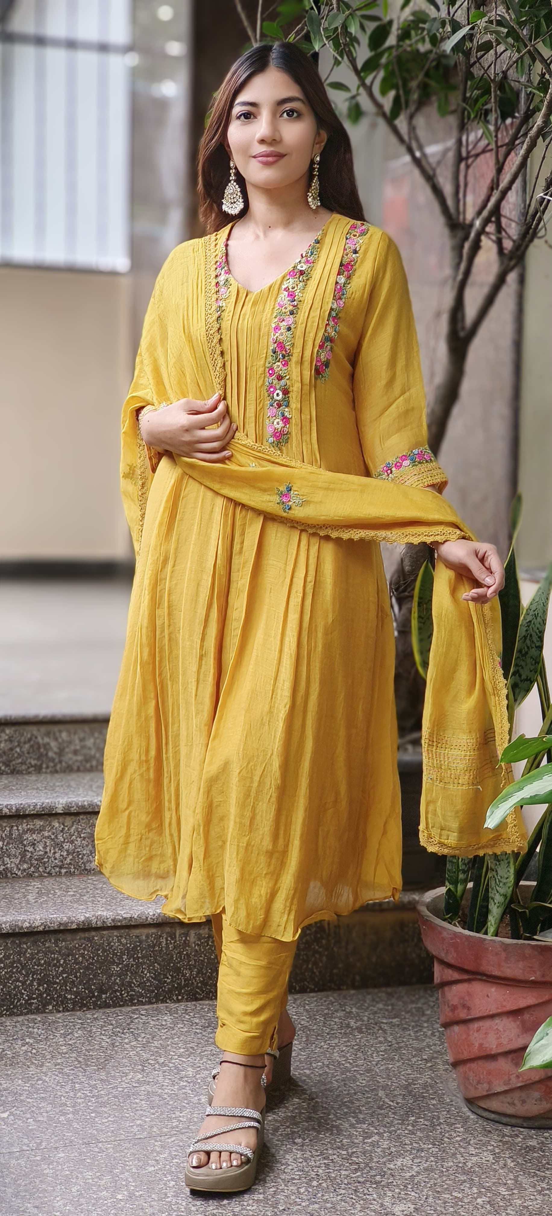 Floral Thread Hand Weaved A-Lined Full Suit Set With Dupatta In Mul Chanderi Fabric