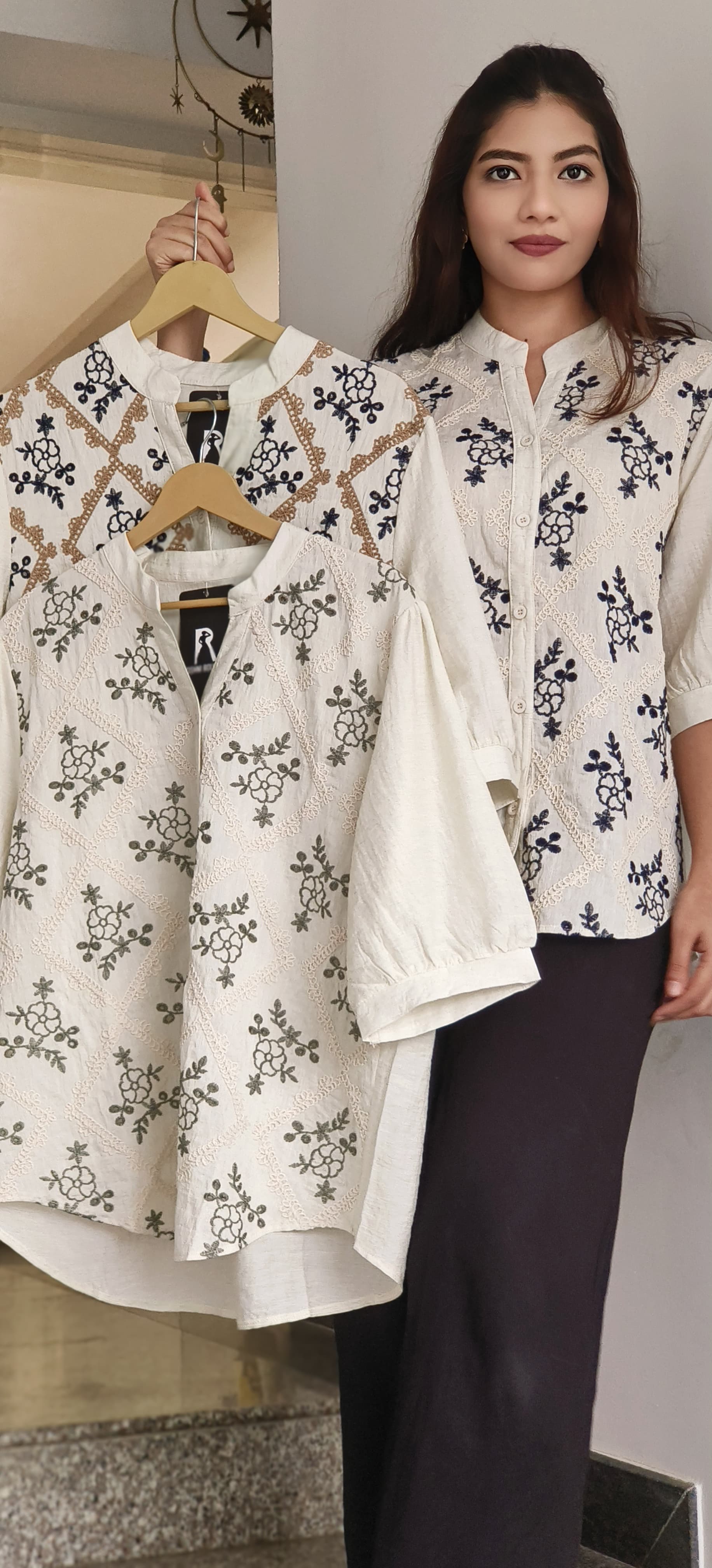 Sequenced Flower Embroidered Collared Casual Short Kurti