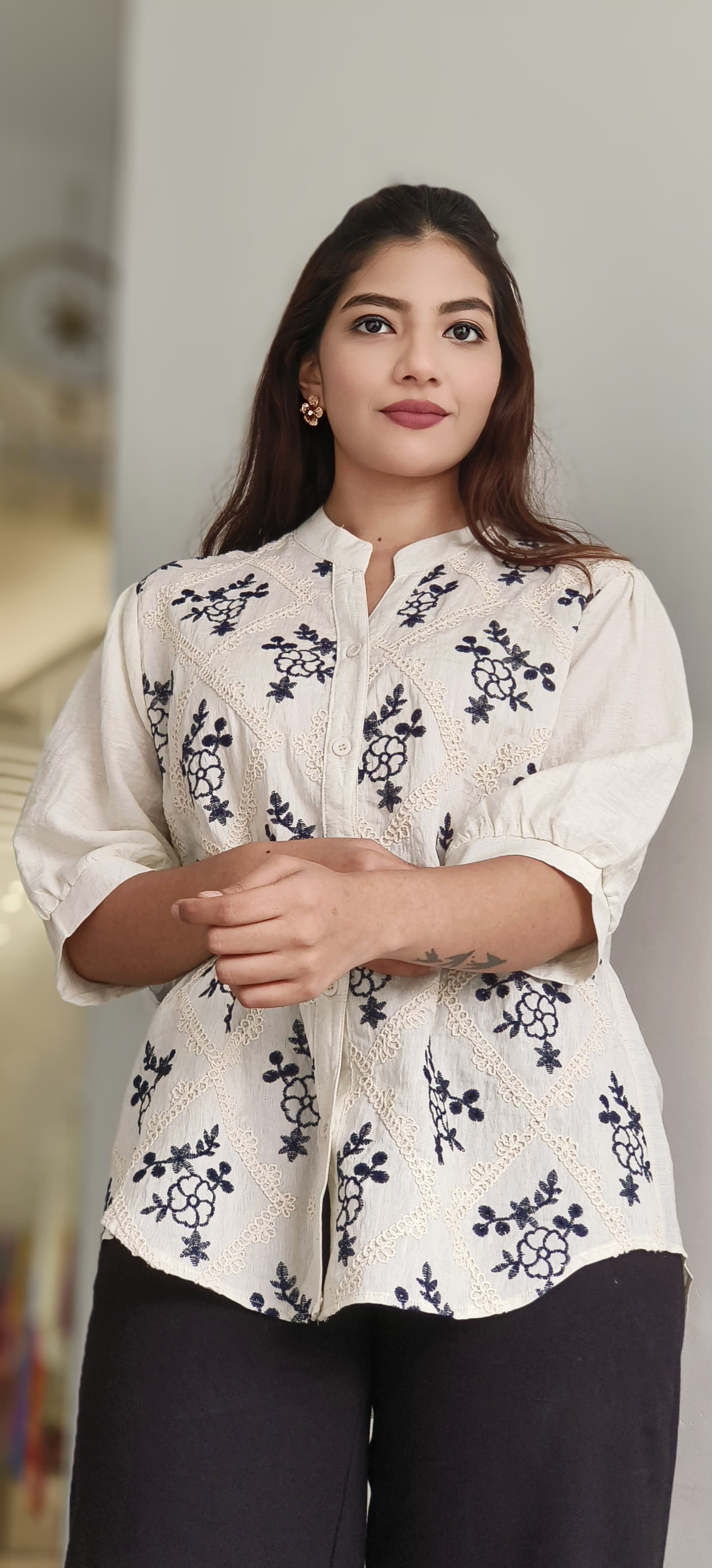 Sequenced Flower Embroidered Collared Casual Short Kurti