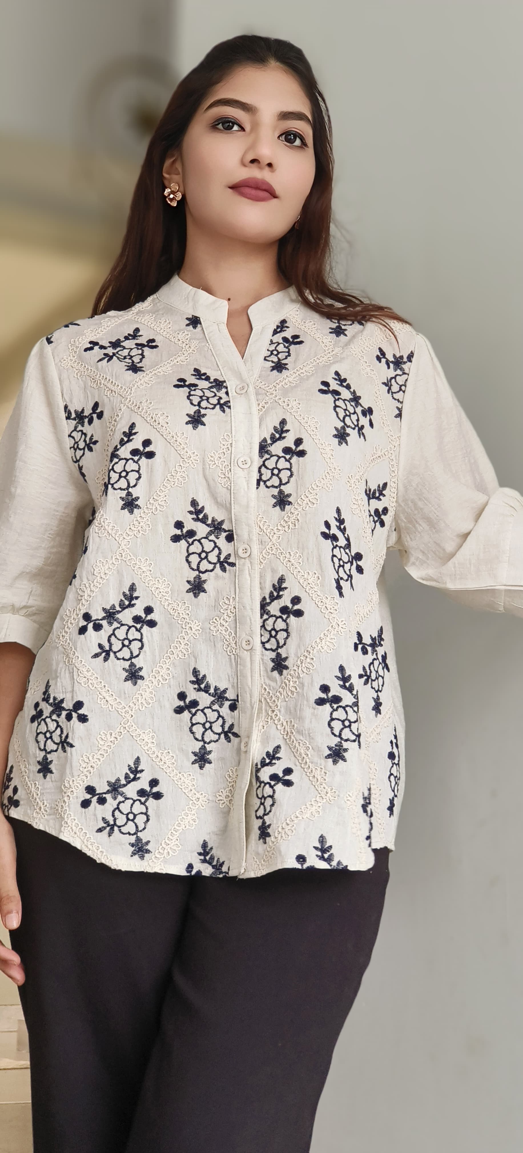 Sequenced Flower Embroidered Collared Casual Short Kurti