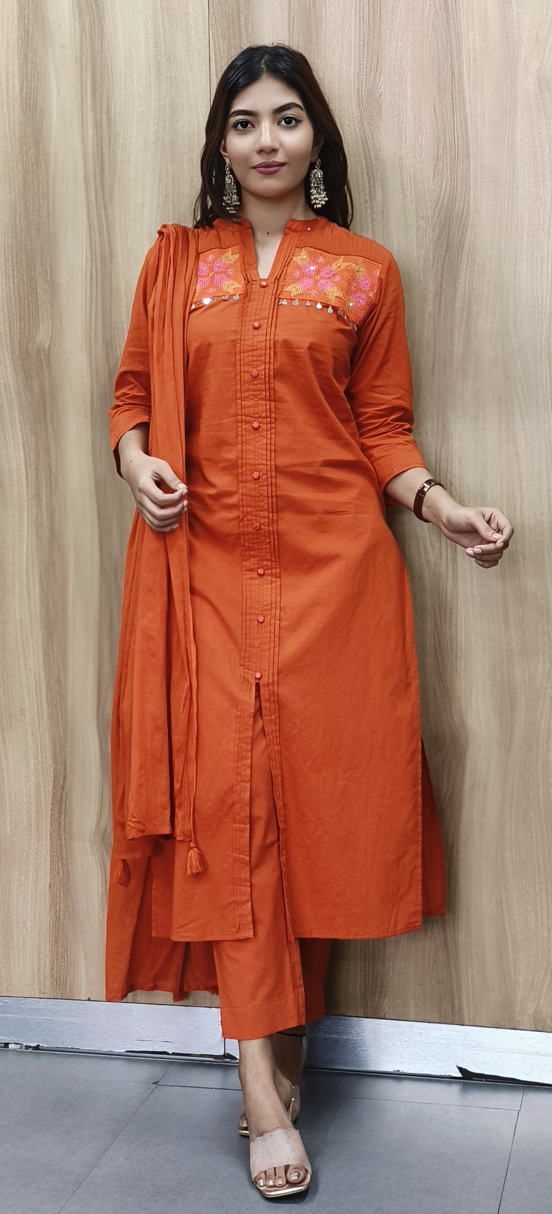 Unique Look Foil Hang Work Crosia Full Suit With Dupatta In Cotton Fabric