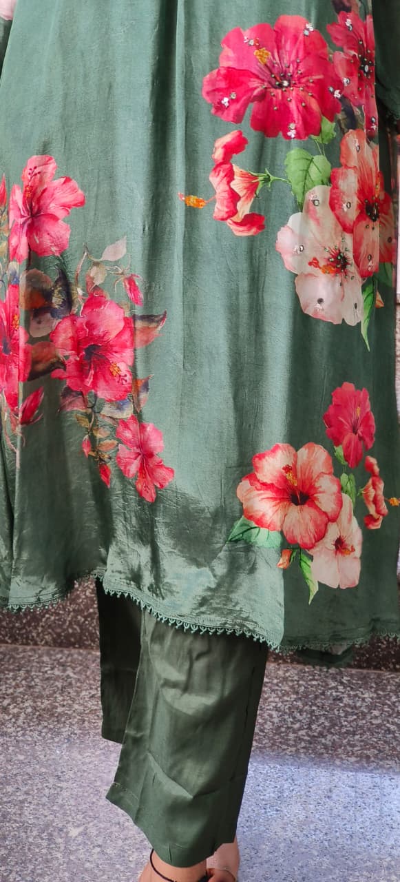 Green Elegance Flower Bloom Prints A-Line Full Suit Set With Dupatta In Crepe Fabric- 10673