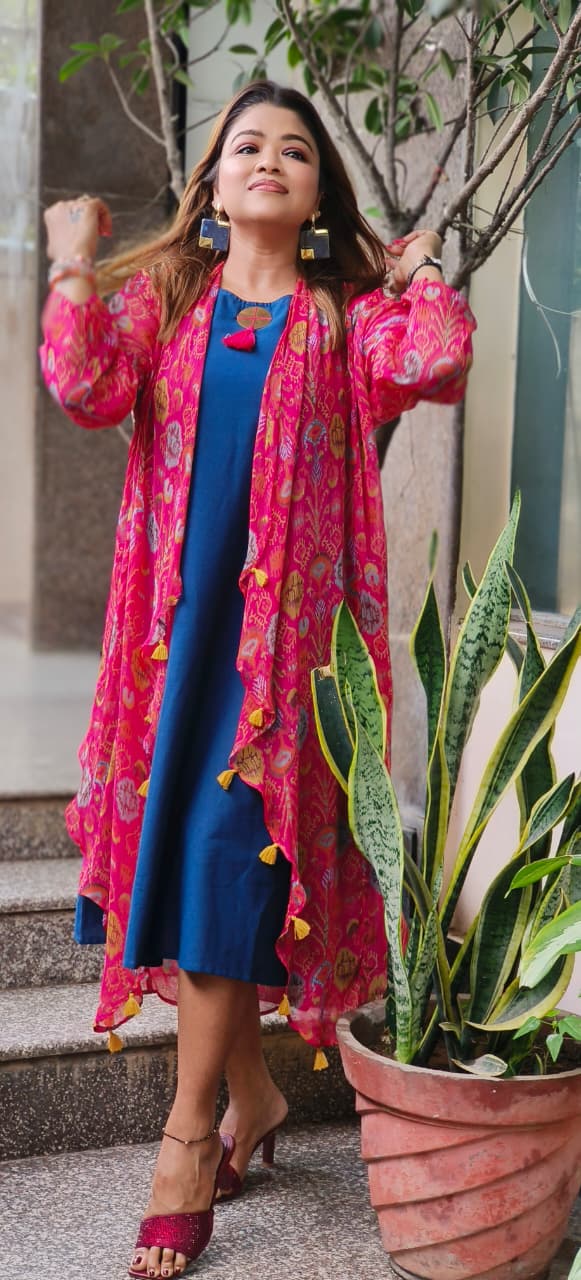 Indo-Western Solid Flex Cotton Kurta With Royal Bloom Long Georgette Shrug-10904