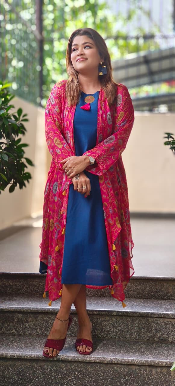 Indo-Western Solid Flex Cotton Kurta With Royal Bloom Long Georgette Shrug-10904