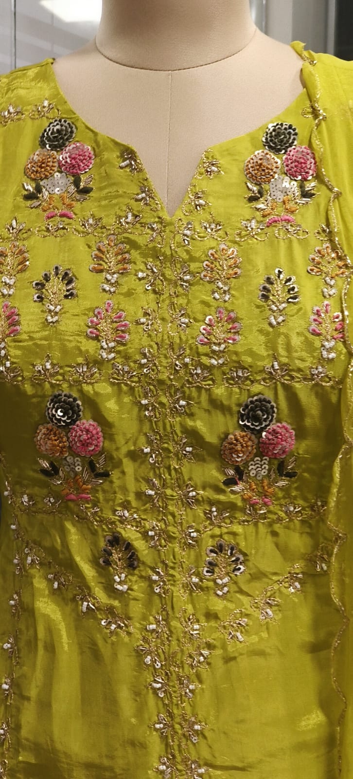 Pop Out Floral Embroidery Full Suit With Loose Palazzo Bottom & Dupatta In Crepe Fabric- 11821
