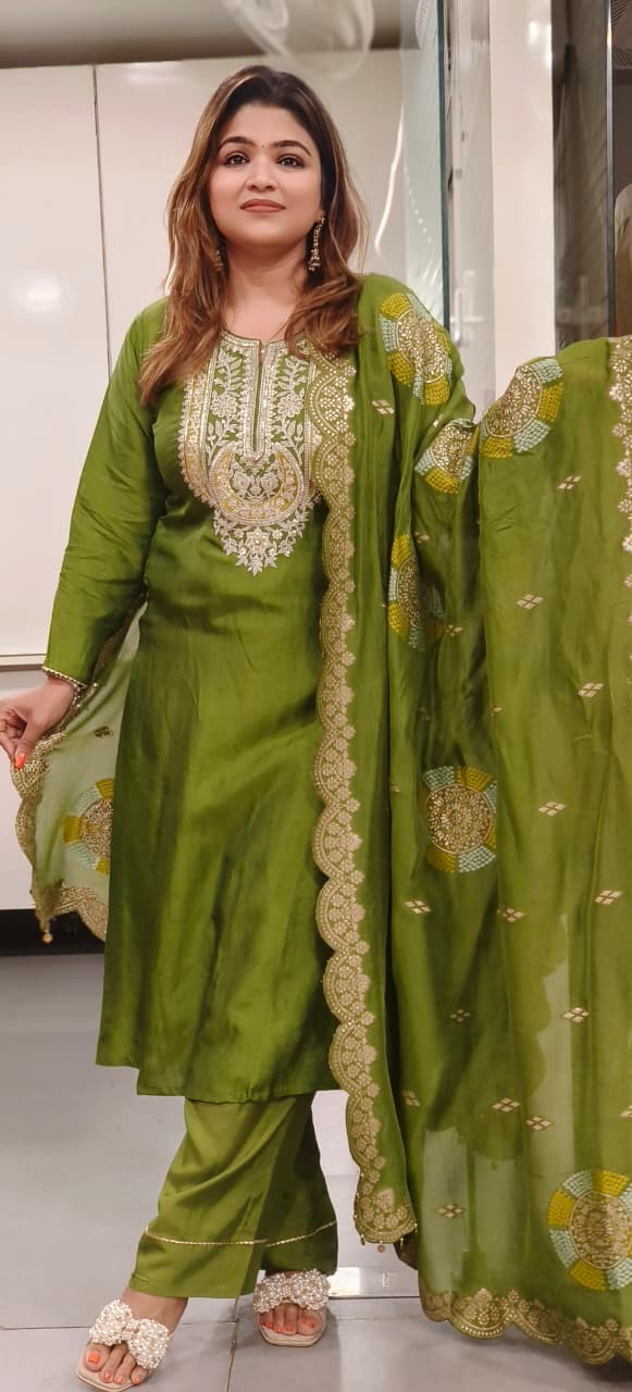 Heavy Designer Machine Work Vibrant Full Suit Set With Cut Work Bordered Dupatta & Pocket- 11829,11830