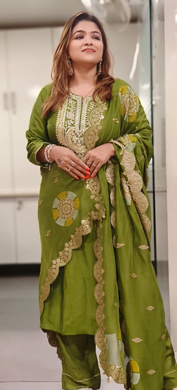 Heavy Designer Machine Work Vibrant Full Suit Set With Cut Work Bordered Dupatta & Pocket- 11829,11830