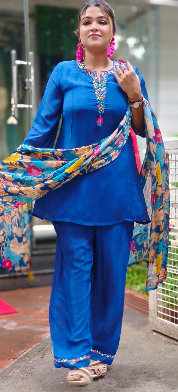 Real Mirror Over Thread Coil Neck A-Line Short Length Kurta With Farsi Bottom & Floral Dupatta In Chinon Fabric-1201,