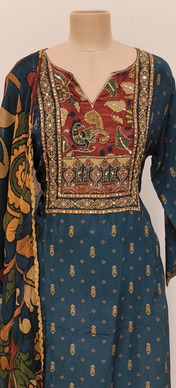 Elegant Teal Crepe Kurta Set Featuring Intricate Neck Detailing, Solid Straight Pants, and Flowing Printed Organza Dupatta-12117