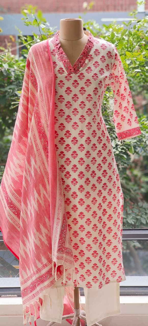 V Neck Handloom Cotton Kurta with 3/4th Sleeves, Matching Pants & Soft Cotton Ikkat Dupatta-12286