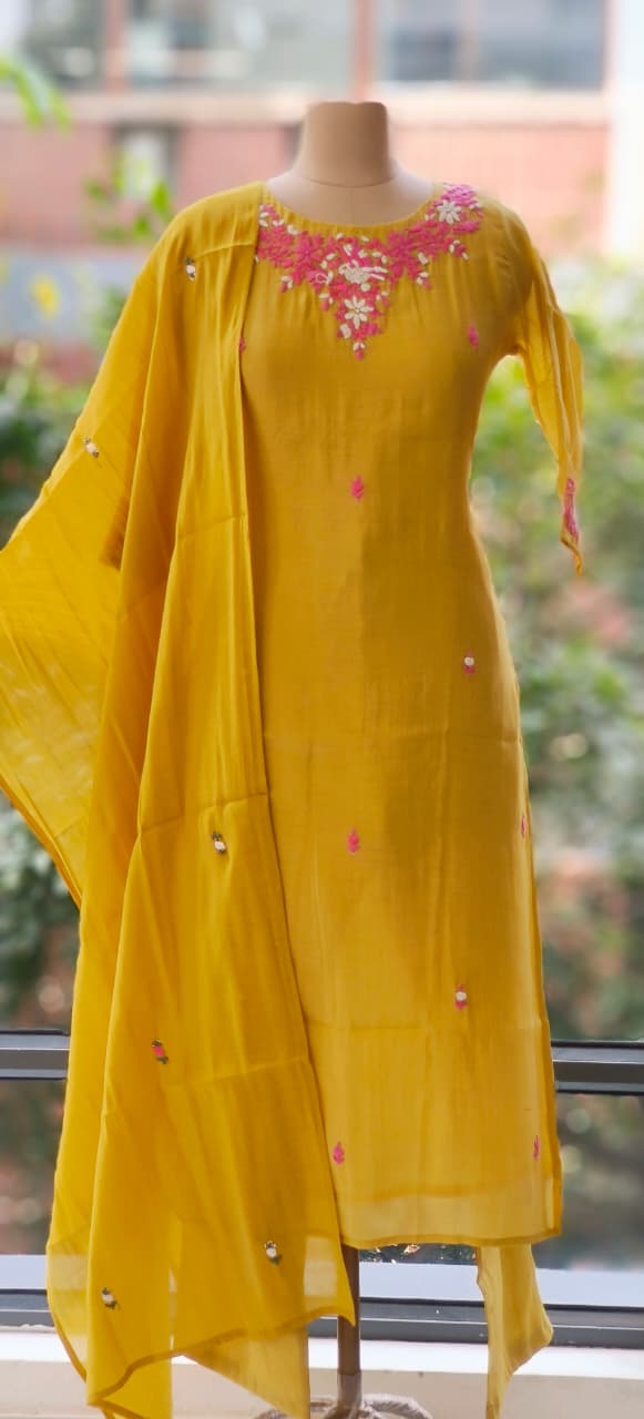 Surat Mul Chanderi Floral Embroidered Kurta Pant And Dupatta-12259,12260,12261