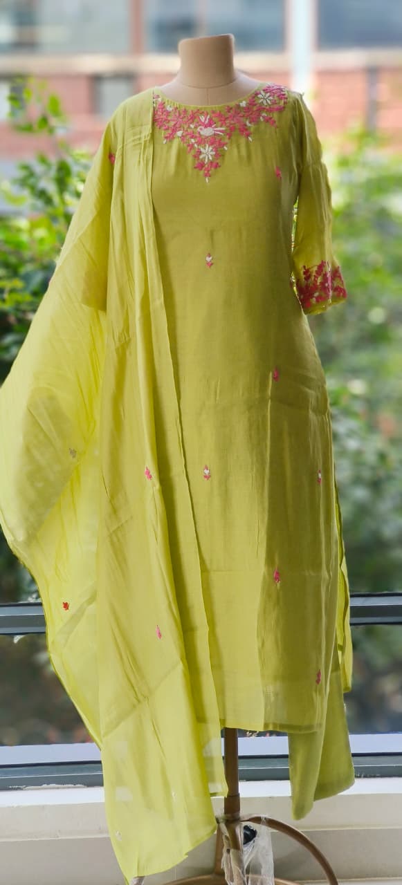 Surat Mul Chanderi Floral Embroidered Kurta Pant And Dupatta-12259,12260,12261