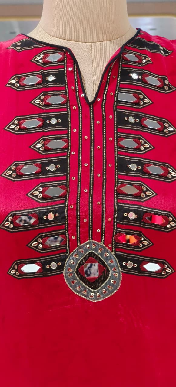 Real Mirror Abstract Printed Vibrant Full Suit Set With Dupatta In Crepe Fabric- 12514