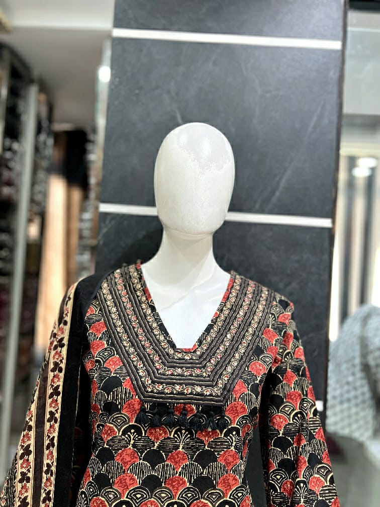 Designer Glass Cotton Three-Piece Suit Set Featuring Rich Ethnic Prints & Lightweight Dupatta