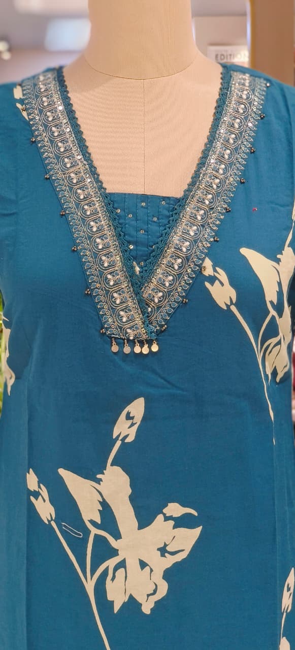 Trendy Botanical Print Three-Piece Suit Set with Elegant Neck Work & Matching Dupatta And Bottom