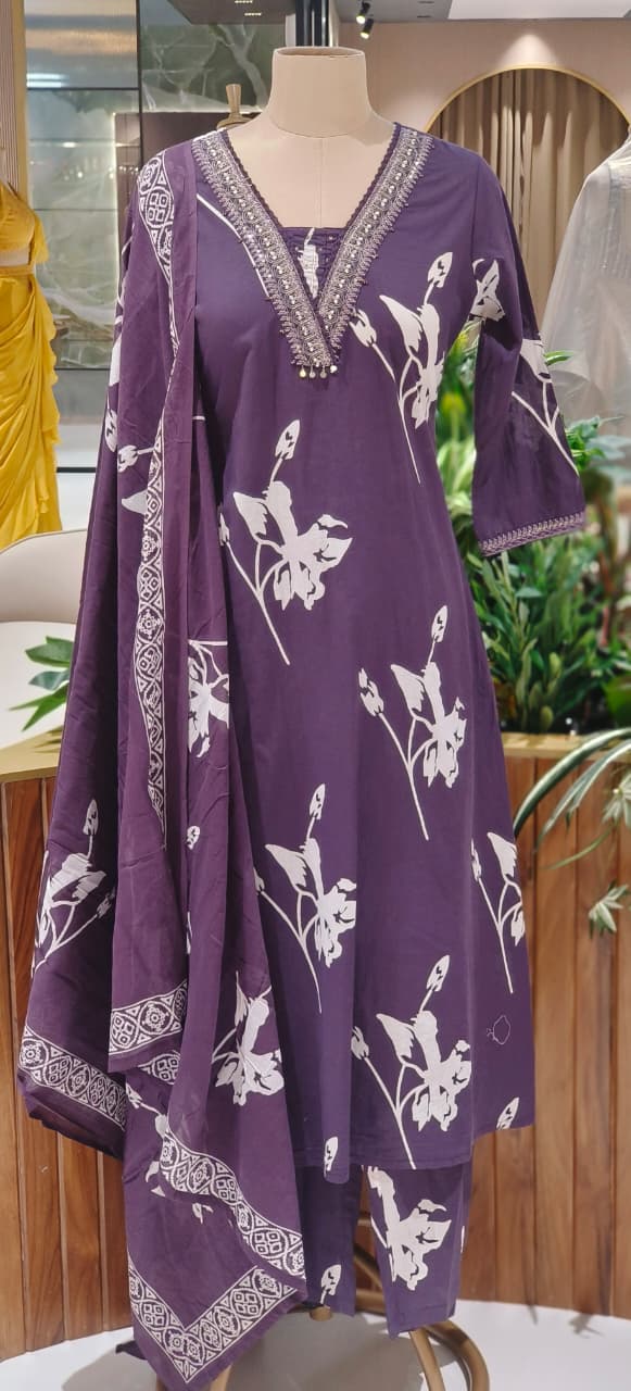Trendy Botanical Print Three-Piece Suit Set with Elegant Neck Work & Matching Dupatta And Bottom
