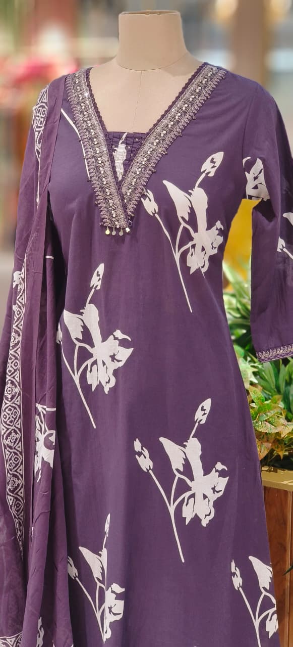 Trendy Botanical Print Three-Piece Suit Set with Elegant Neck Work & Matching Dupatta And Bottom