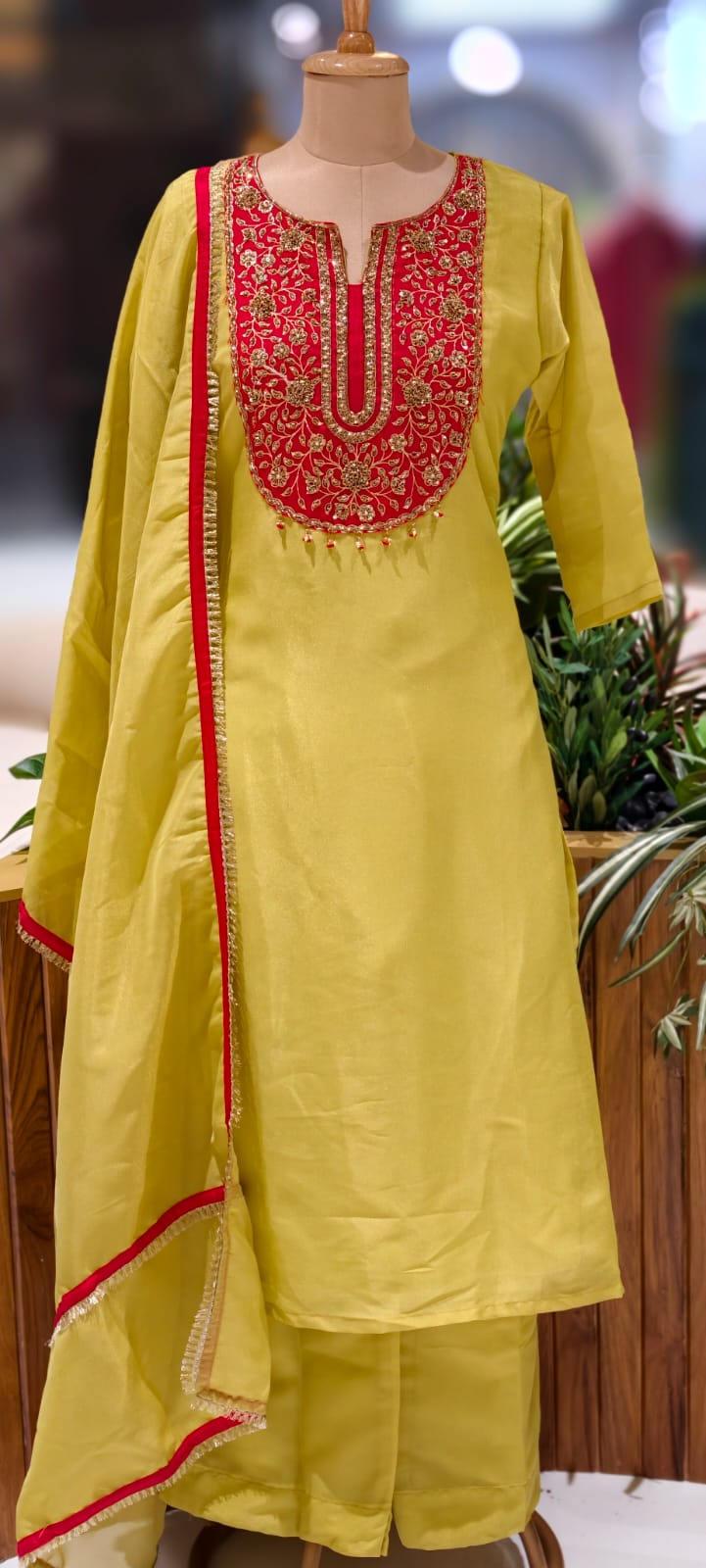 Zardosi Minimal Tasseled Front Yoke Tissue Full Suit Set With Dupatta- 13005