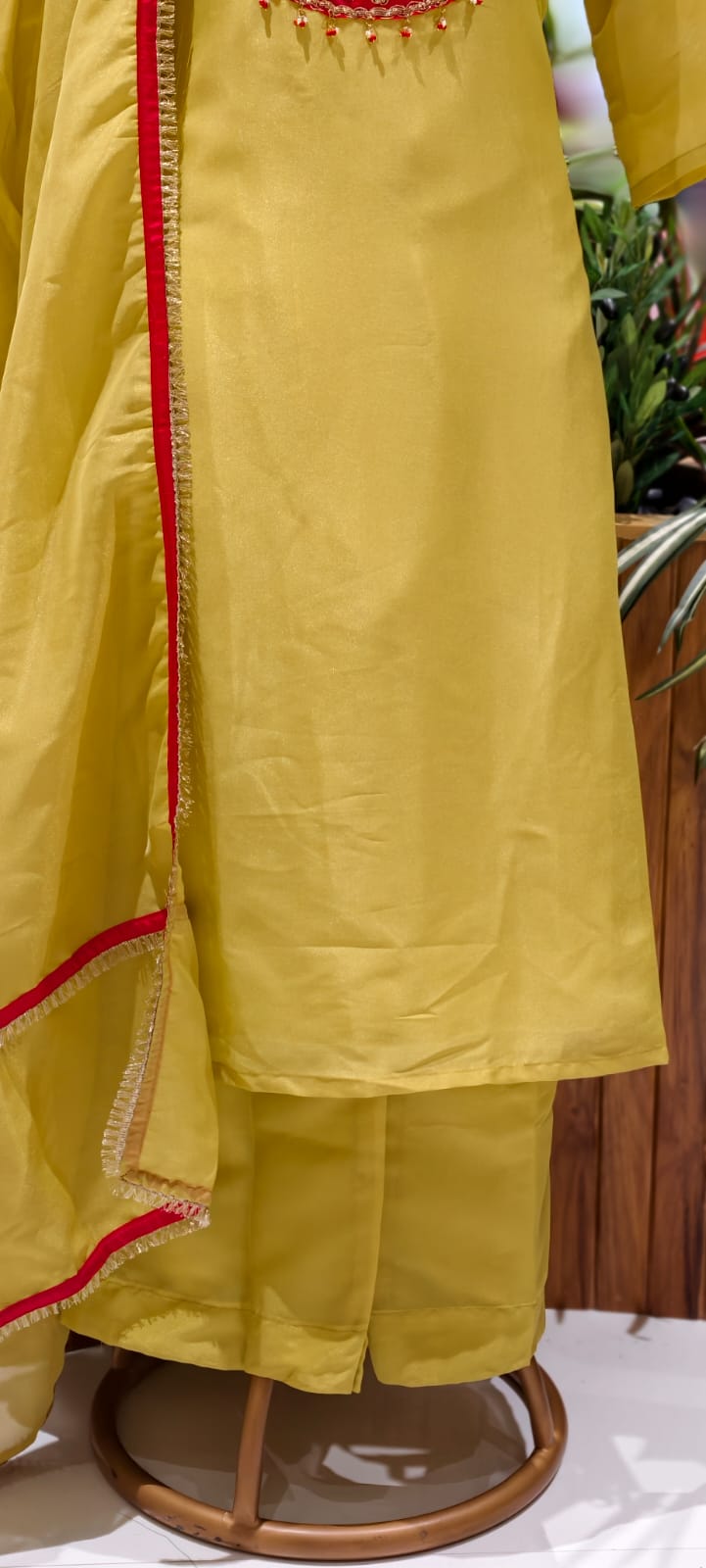 Zardosi Minimal Tasseled Front Yoke Tissue Full Suit Set With Dupatta- 13005