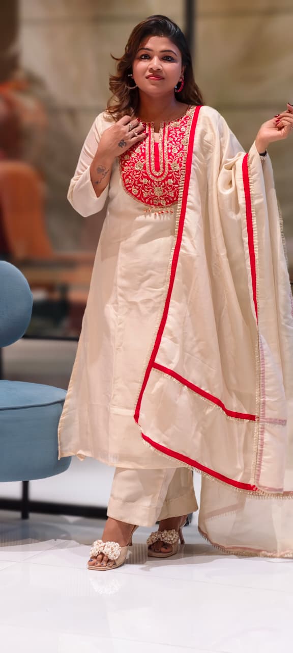 Zardosi Minimal Tasseled Front Yoke Tissue Full Suit Set With Dupatta- 13005