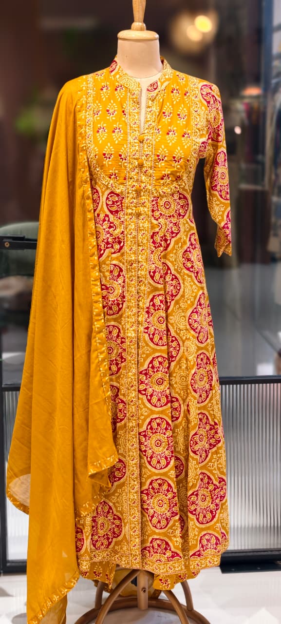 Traditional Printed Front Slitted Look Ethnic Anarkali Full Suit Set With Dupatta In Cotton Fabric-13315