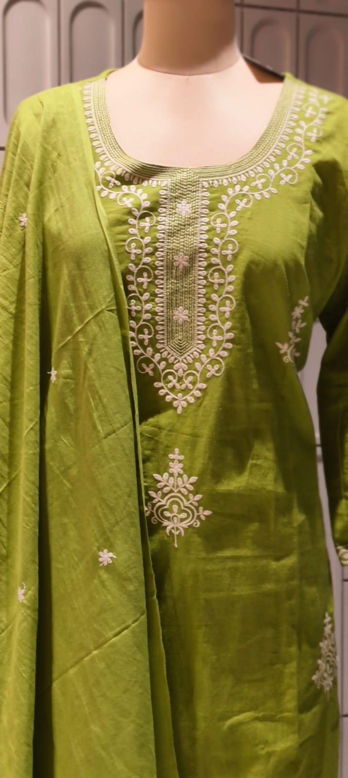 Rich Thread Embroidery Solid Cotton Straight Full Suit Set With Dupatta & Matching Bottom- 13320