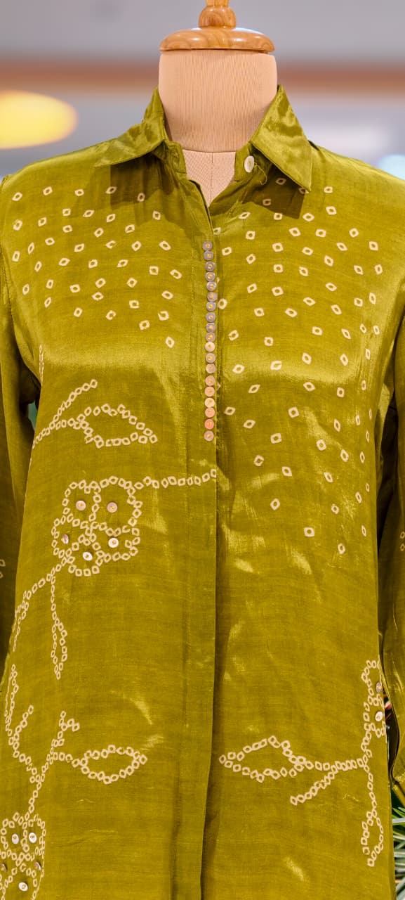 Scattered Bandhej Print Vibrant Crepe Collared Casual Shirt (Dispaching After 15 Days)