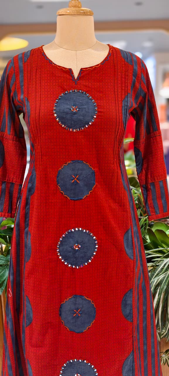 Rounded Work Foil Mirror Highlight Twin Color A-Line Full Suit Set With Dupatta In Cotton Fabric- 13404