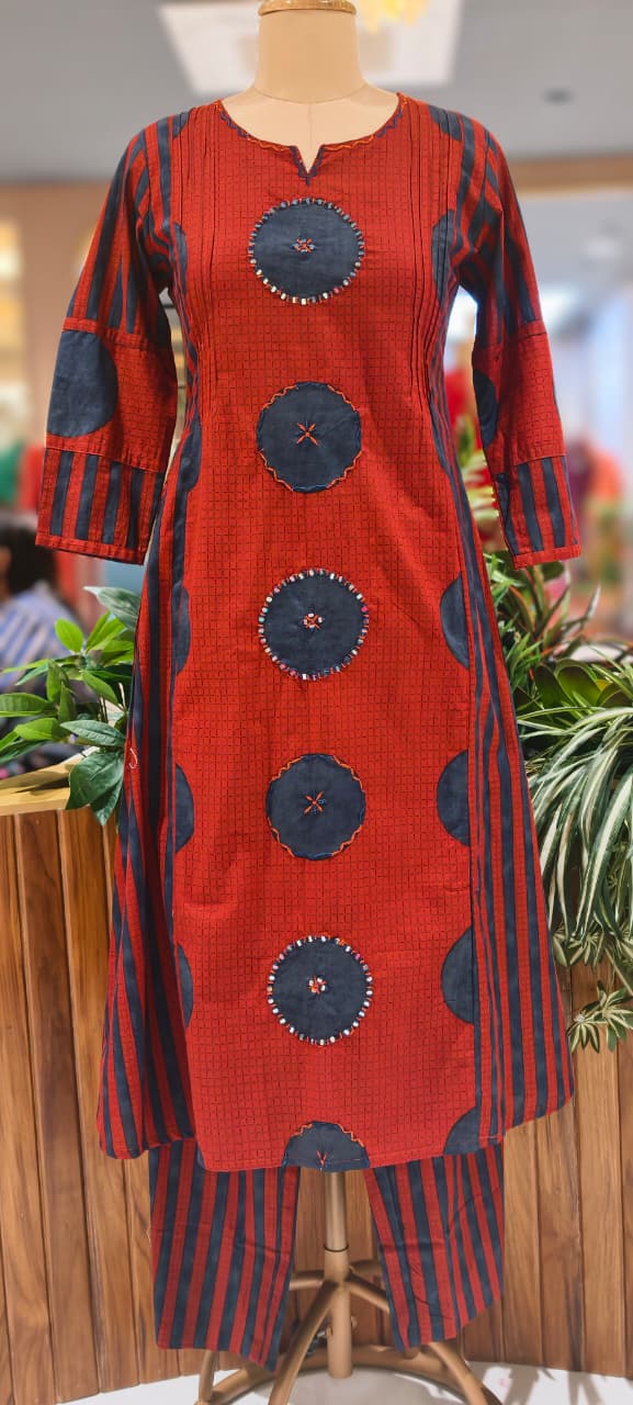 Rounded Work Foil Mirror Highlight Twin Color A-Line Full Suit Set With Dupatta In Cotton Fabric- 13404