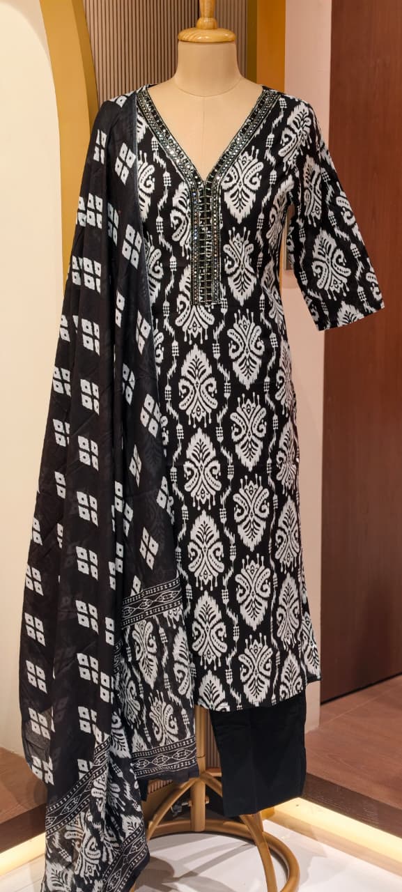 Linear Abstract Print Thread Embroidered Neck Line Cotton Full Suit Set With Dupatta