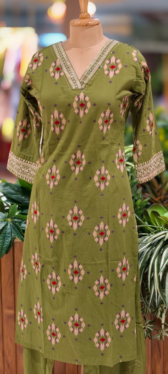 Abstract Print Minimal Thread Embroidered Neck Line Cotton Kurta Pant Set- 13527