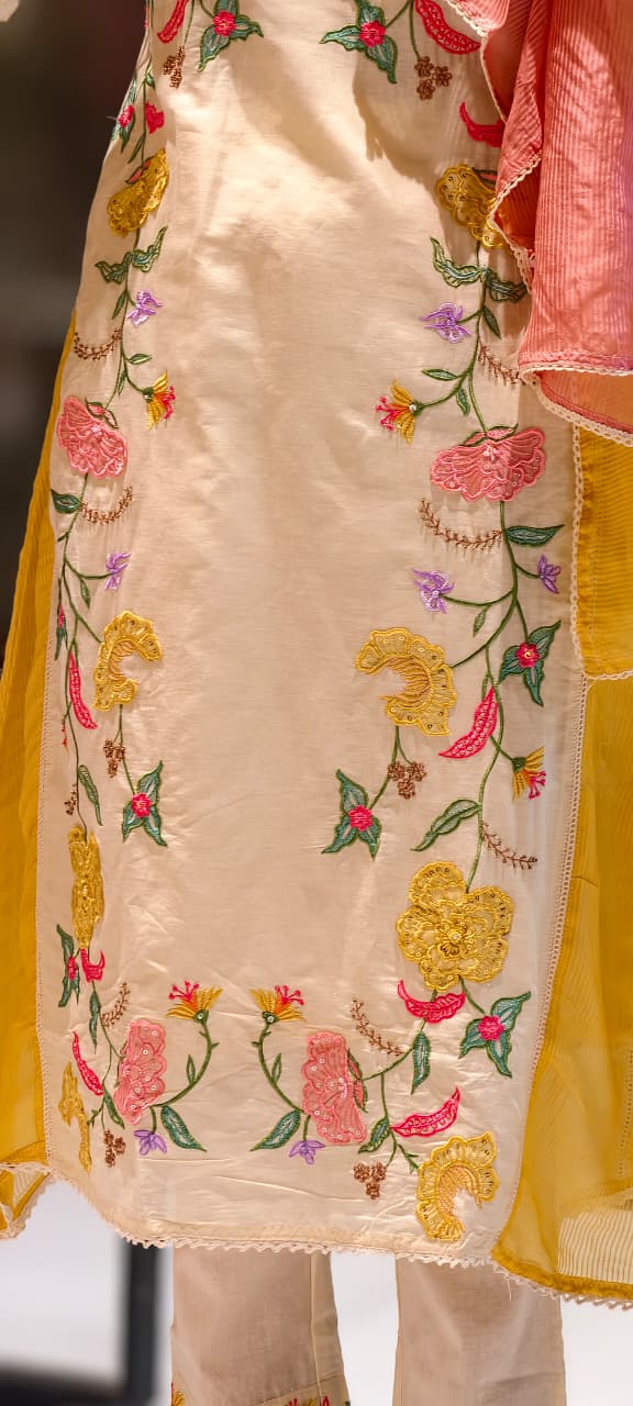 Floral Patch Look Embroidered Twin Color Slit Side A-Line Full Suit Set With Dupatta In Checks Cotton Fabric- 13575