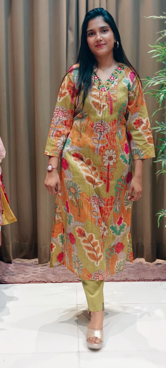 Cute Floral Patch Artistry Print Kurta Pant Set In Cotton Fabric- 13470