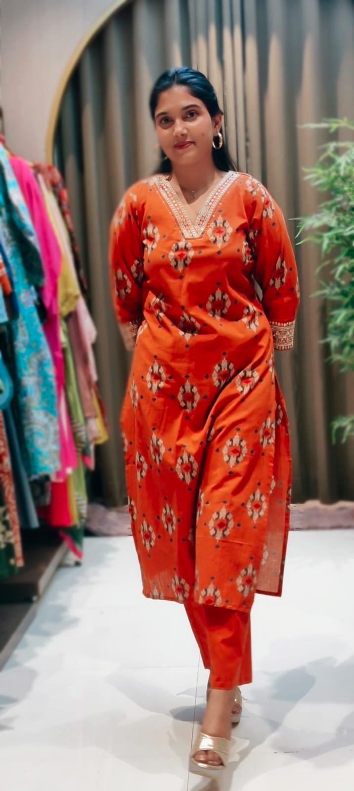 Abstract Print Minimal Thread Embroidered Neck Line Cotton Kurta Pant Set- 13527