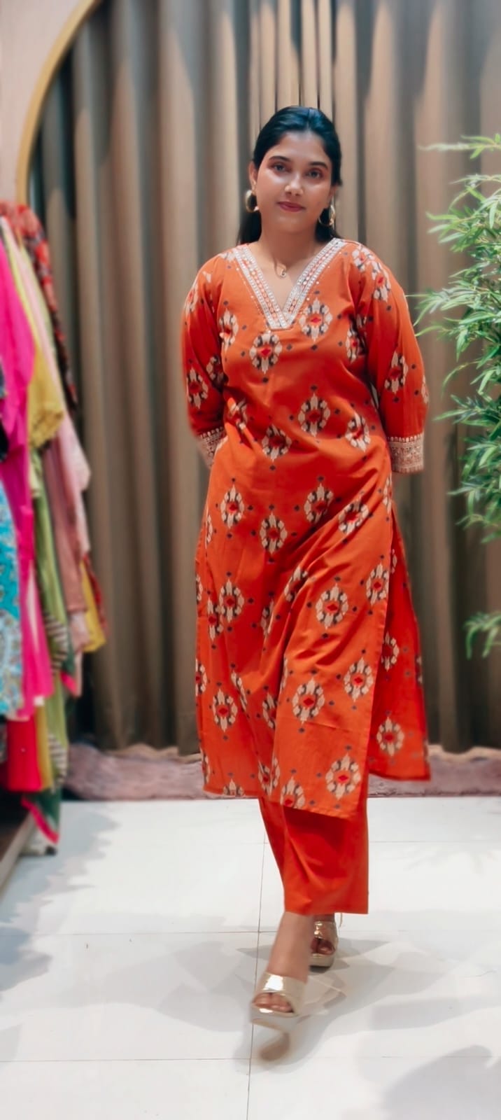 Abstract Print Minimal Thread Embroidered Neck Line Cotton Kurta Pant Set- 13527