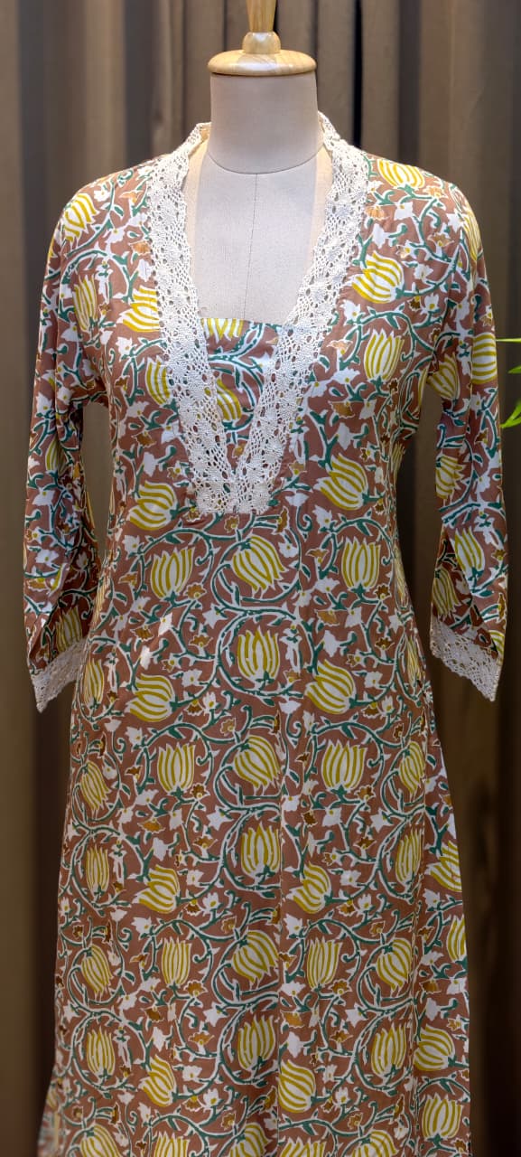 Tiny Lotus Elegance Crosia Laced Casual Wear Cotton Kurti Only-13683 (Dispatching After 1 Week)