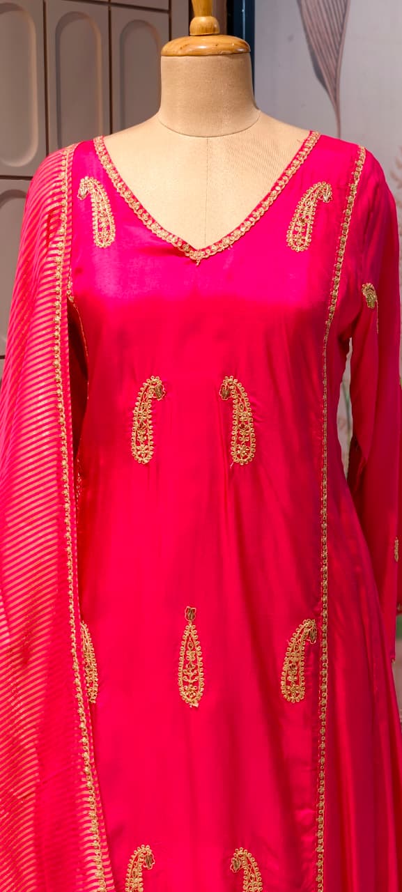 Pure Crepe Embroidered Anarkali Full Set