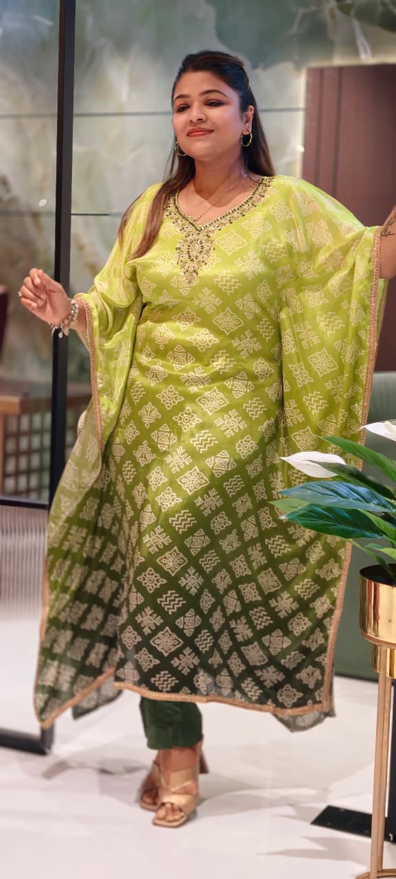 Dual Green Punch Mirror With Embroidery Neckline Printed Kaftan With Bottom In Crepe Fabric