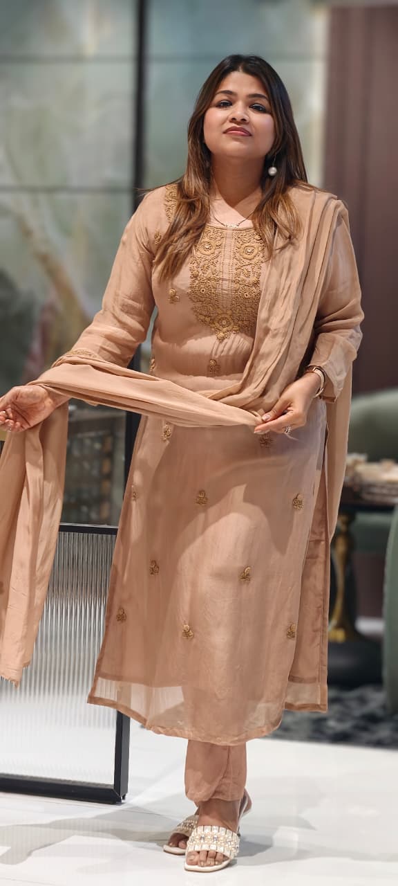 Foil Mirror Detailing Chikankari Embroidered Yoke Solid Organza Full Suit Set With Dupatta- 15376